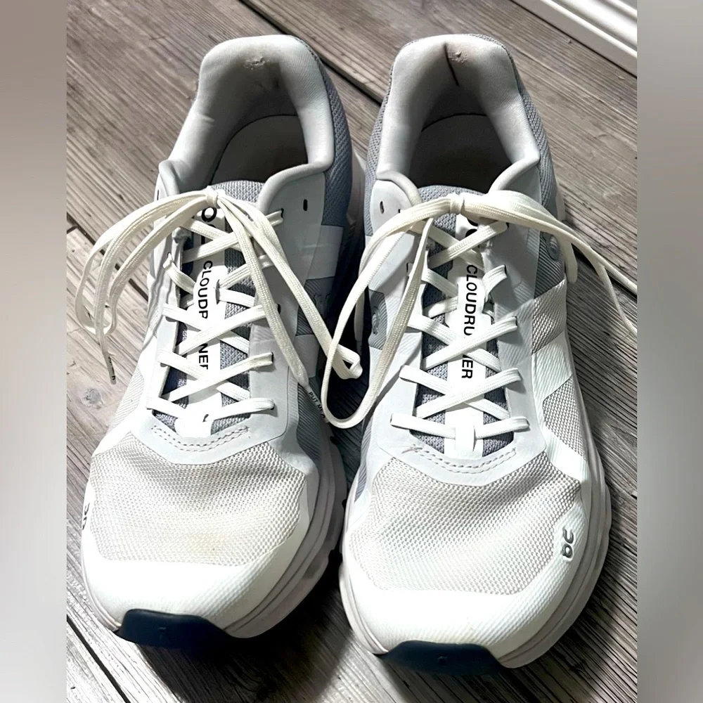 On Running On Cloud Cloudrunner Athletic Shoes - Picture 4 of 16